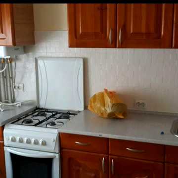 Здам 1 кімн. частина будинку.Центр