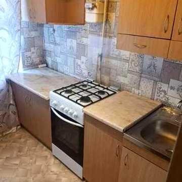 Продам 1 к. кв. пл. 30 м², Західний ж/м, житловий стан, 1 поверх. IZ