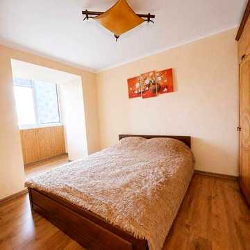 Продаж 3 кім.кв. з ремонтом 60 м.кв у цегляному будинку по вул.Сечових Стрель.ців