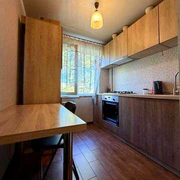 Продам квартиру на Черемушках возле парка, Варненская
