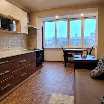 Машинобудівна вул., 27