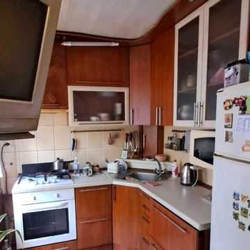 Автовокзал поруч зупинка вільна