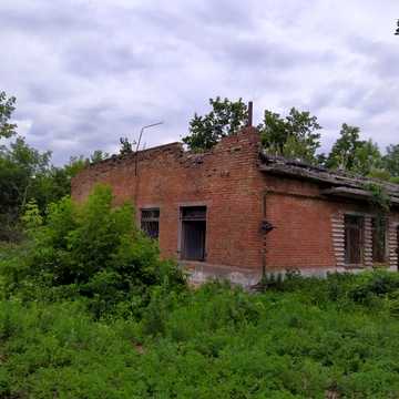 Оренда дома склад 214 м. кв. Фасад До Києва 33 км До одеської траси 13 км Плесецьке