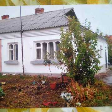 Продаж половини будинку