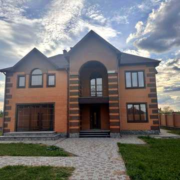 Продаж ексклюзивного сучасного будинку 252 м² з власним басейном та гаражем 72 м²