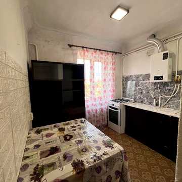 Двокімната квартира під ремонт , центр міста ,проспект Миру