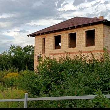 Продам будинок, ще є можливість переїхати до зими в дуплекс  на дві сім'ї,Київська обл, 20 км до Києва,Бориспільский р-н, с Ревне
