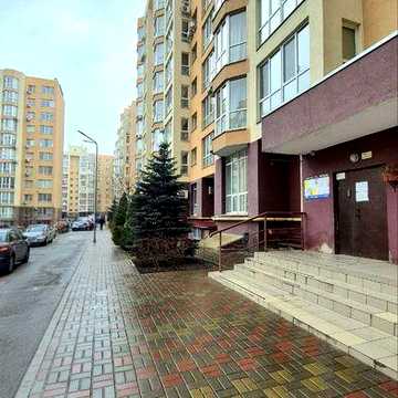 44кв,м+площадь 5,5кв на этаже+9кв в подвале+3,5кв. Кладовка на этаже,ХОЗЯИН.Державные программы ЖК Софиевская Сфера