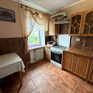 Затишна 2к з чудовим краєвидом! Цегла усе залишається. Мінімальне оформлення 46501