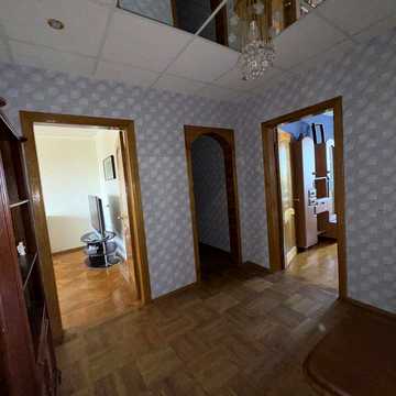 Продається 4-и кімнатна  квартира від власникс