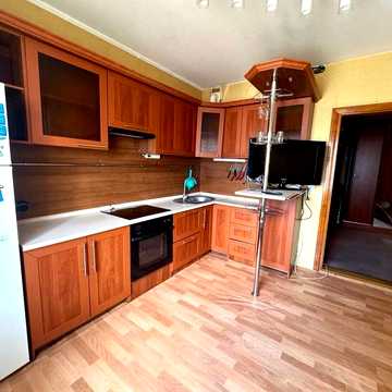 Продаж 2к квартири з ремонтом, вул. Милославська, Троєщина