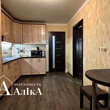 Продам 1-кімнатну квартиру в новому будинку з окремим входом