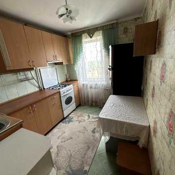 Продається 2-х кімнатна квартира на 8 поверсі у цегляному будинку на 304 кварталі (Петровка)