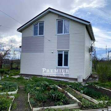 Продам 2-поверховий будинок 8 соток землі