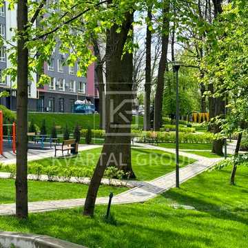 Квартира з новим ремонтом в гарному районі міста