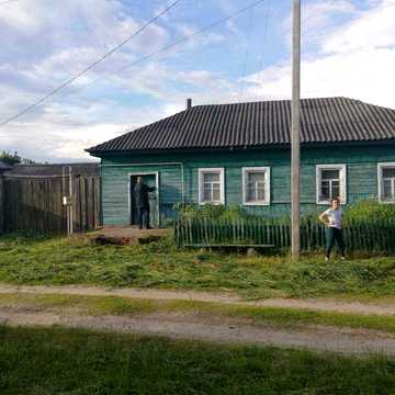Будинок у селi, 15 км.  вiд Шостки. 
Газ та водопроаід