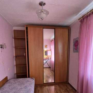 Продам чотирикімнатну квартиру на Іллінській