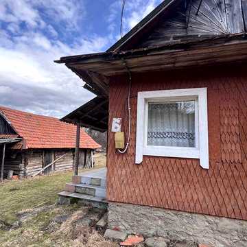 Будинок у Карпатах біля річки з власною ділянкою 16 соток