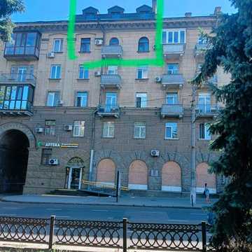 Продаю в центре 2-х ком кв-ру с мансардой 5/5
