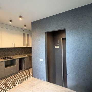 Продаж 2к квартира з новим ремонтом біля Парку. Оформл.-2%