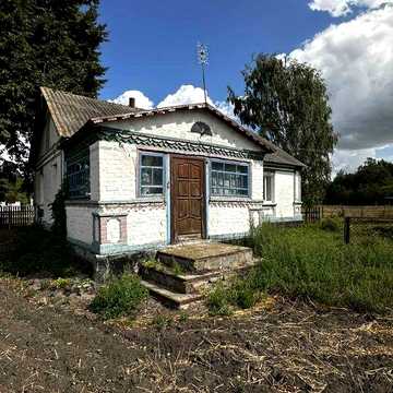 Продам будинок  в селі Хижинці