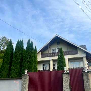Великий дім, із меблями в ідеальному стані