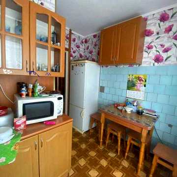 Здам дві кімнати в трикімнатній квартирі в Макарові