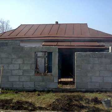 Будиночок з земельною ділянкою