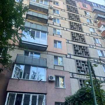 Продам трёхкомнатную квартиру  БМВ седьмой этаж