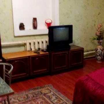 Здається 1 к  частина будинку на Замостянскій