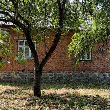 Продається будинок разом з ділянкою