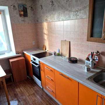 2-х квартира на космосі, 6 гімназія