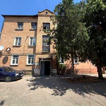 Продам квартиру в центрі міста
