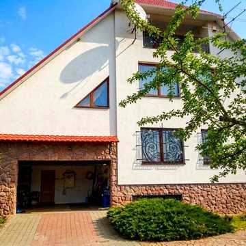 Оренда розкішного будинку 495 м2 у Малехові | Довгострокова оренда