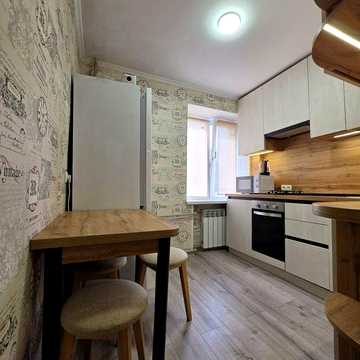 Продаж 2-к квартири 46 м² з капремонтом, пр. Дмитра Яворницького, 10
​Опис: