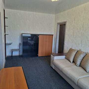 Продам 2к кв.пр.Науки 63,р-н.Юрид.акад.3/4,ремонт,49т.$