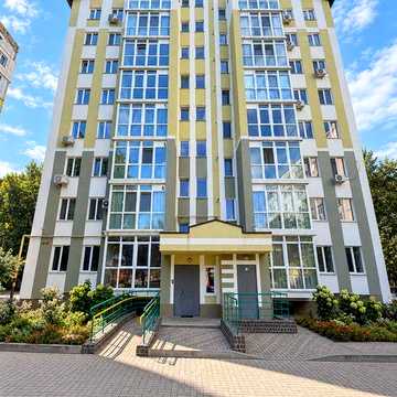 Продається квартира-студія 49 м² з видом на парк у центрі Ромен