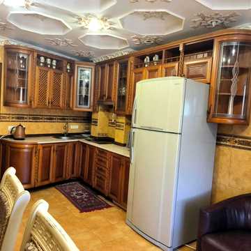 Ніжинська вул., 5