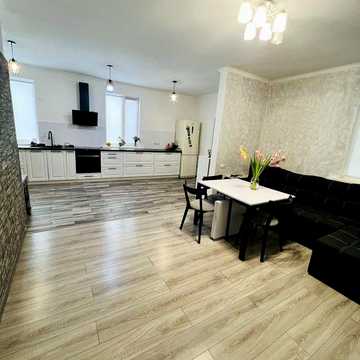 Продається розкішний будинок в с.Карашина,Черкаська обл, м.Корсунь-Шевченківський 4км