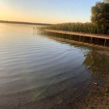 Продам чудову дачу  біля берега річки Дніпро.