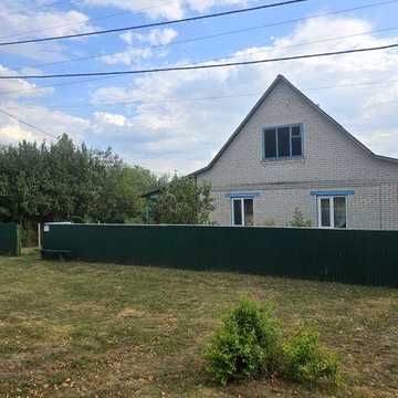 Продаж будинку з виходом до річки