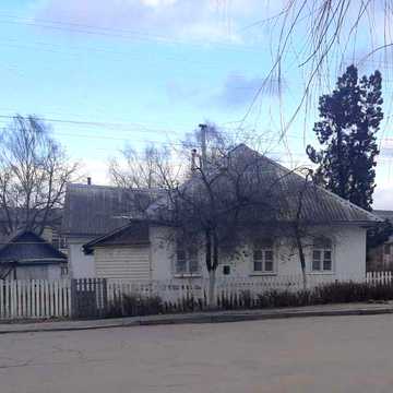 Продаж будинку з землею центр міста.