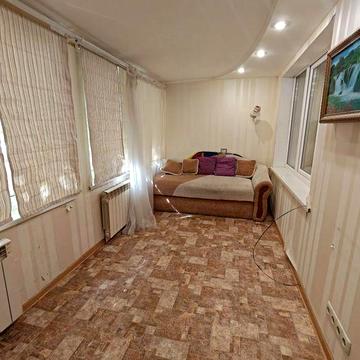 Продам великогабаритну 2-кімнатну квартиру 54 м² з автономним опаленням