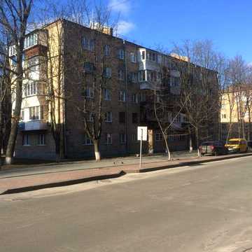 Центр міста!!! Продам або обміняю 1/2 частину трикімнатної квартири