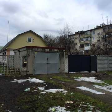 1/2( пів будинку) в центрі Кременчука