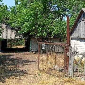Будинок (домогосподарство під забудову) в с. Лобойківка