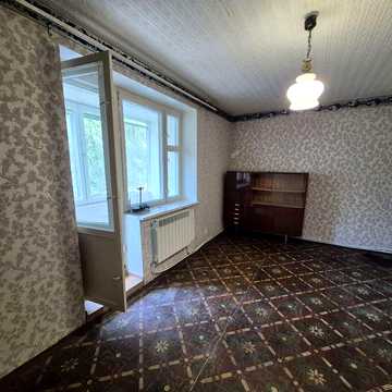 Продам 2-кімнатну квартиру в центрі міста по вул.Центральній