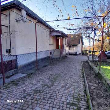 Біля поста гаї по центральній дорозі
