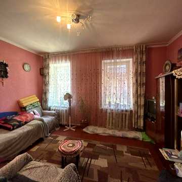 Світла квартира з газовим опаленням у центрі Слобідки
