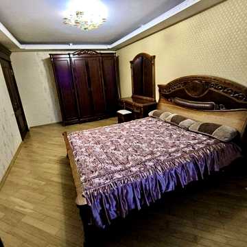 Здам гарну,велику 3-х к.кв.в Києві,заг.пл. 80 м.кв.ЖК СОСНОВИЙ БІР,вул.Олевська.Повністю облаштована.Вільна,прибрана.